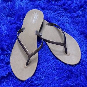 Okabashi Brown Flexible Thong Flip Flops Sandals Size 8 Excellent Used Condition